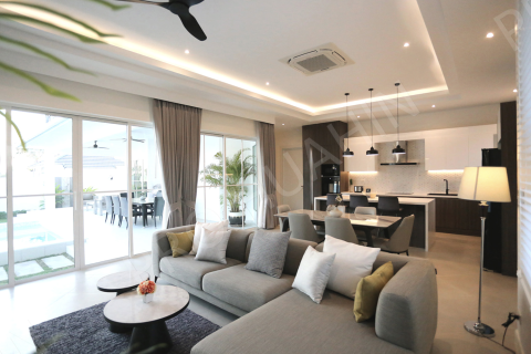 Villa in Hua Hin, Thailand 3 bedrooms № 194866 - photo 4