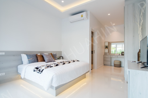 Villa in Hua Hin, Thailand 3 bedrooms № 194863 - photo 15