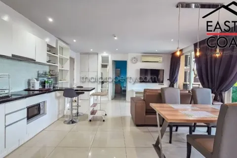 Condominio de 2 dormitorios en Jomtien Beach, Pattaya, Tailandia № 212145 - foto 2