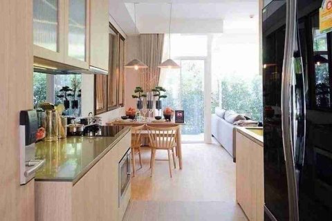 Condo in Bangkok, Thailand, 2 bedrooms № 183492 - photo 1