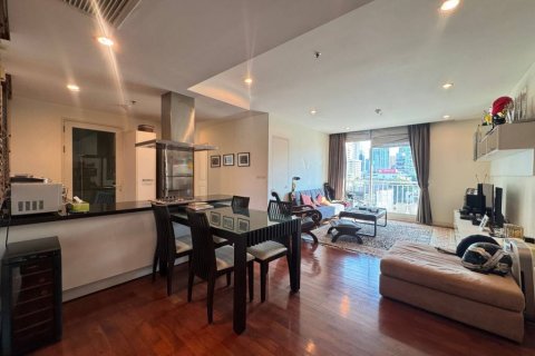 Condo in Bangkok, Thailand, 2 bedrooms  № 117120 - photo 4