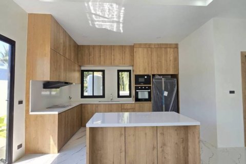 Villa in Rawai, Thailand 3 bedrooms № 117121 - photo 10
