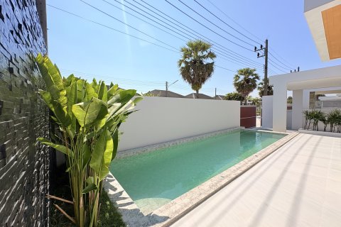 Villa in Phuket, Thailand 3 bedrooms № 173116 - photo 2