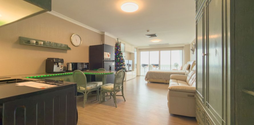 Studio in the Condo in Pattaya, Thailand  № 173111
