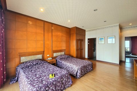 Condo in Cha-am, Thailand, 4 bedrooms № 173112 - photo 19
