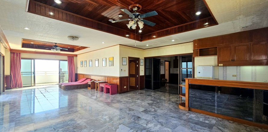 Condo in Cha-am, Thailand, 4 bedrooms № 173112
