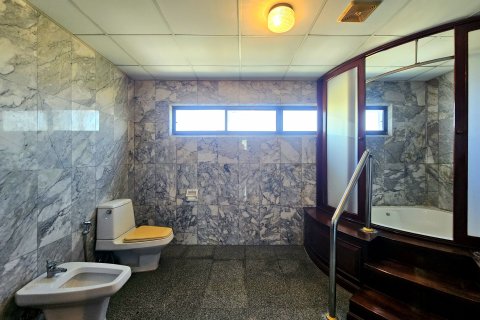 Condo in Cha-am, Thailand, 4 bedrooms № 173112 - photo 30