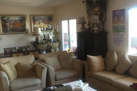 Condo in Bang Na, Bangkok, Thailand, 3 bedrooms № 145793 - photo 23