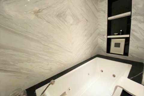 Condo à Khlong San, Bangkok, Thaïlande, 2 chambres  № 147955 - photo 13