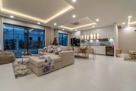 Villa in Pattaya, Thailand 4 bedrooms № 134163 - photo 10