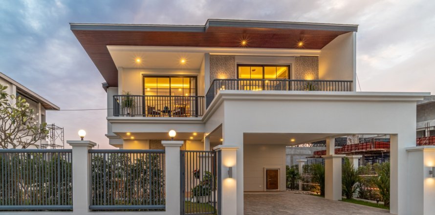 Villa in Pattaya, Thailand 4 bedrooms № 134163