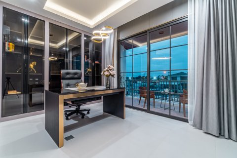 Villa in Pattaya, Thailand 4 bedrooms № 134163 - photo 13