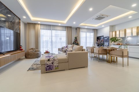 Villa in Pattaya, Thailand 4 bedrooms № 134163 - photo 7