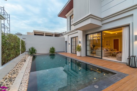 Villa in Pattaya, Thailand 4 bedrooms № 134163 - photo 5