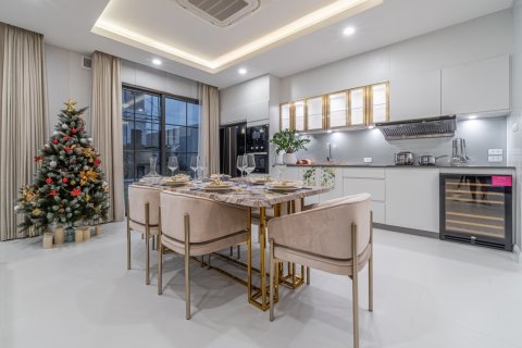 Villa in Pattaya, Thailand 4 bedrooms № 134163 - photo 17