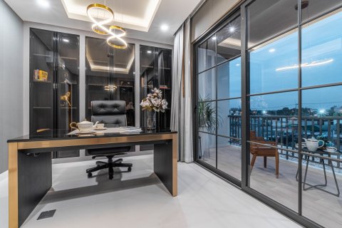 Villa in Pattaya, Thailand 4 bedrooms № 134163 - photo 14