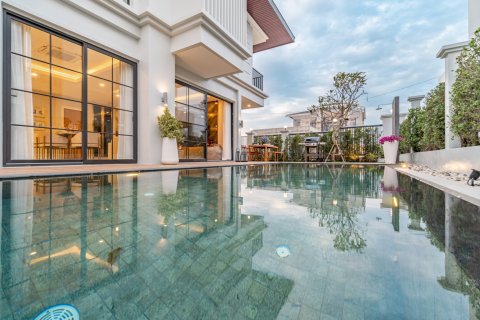 Villa in Pattaya, Thailand 4 bedrooms № 134163 - photo 3