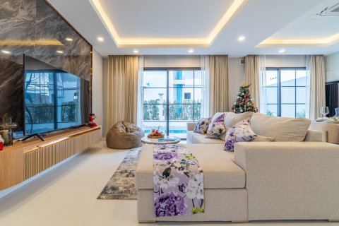 Villa in Pattaya, Thailand 4 bedrooms № 134163 - photo 18