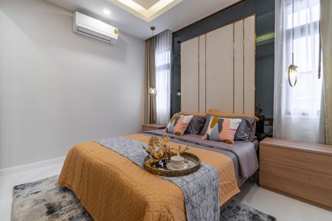 Villa in Pattaya, Thailand 4 bedrooms № 134163 - photo 9