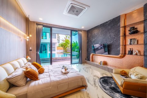 Villa in Pattaya, Thailand 6 bedrooms № 134159 - photo 17