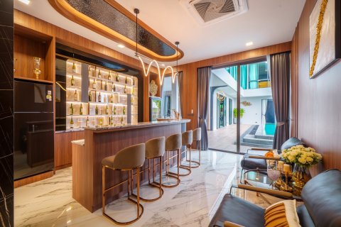 Villa in Pattaya, Thailand 6 bedrooms № 134159 - photo 16