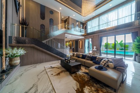 Villa in Pattaya, Thailand 6 bedrooms № 134159 - photo 4