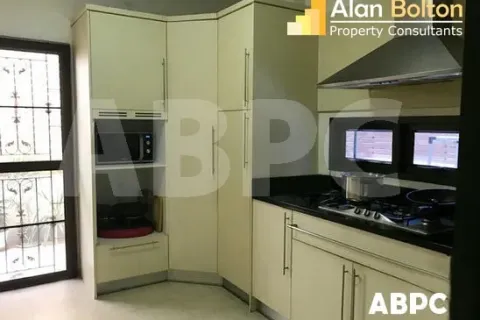 Casa de 4 dormitorios en Pattaya, Tailandia № 211998 - foto 4