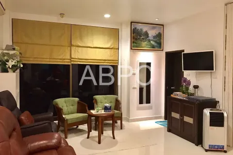 Casa de 4 dormitorios en Pattaya, Tailandia № 211998 - foto 7