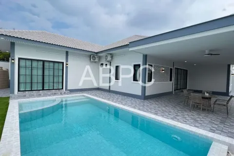 Casa de 4 dormitorios en Pattaya, Tailandia № 211996 - foto 5