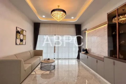 Casa de 4 dormitorios en Pattaya, Tailandia № 211996 - foto 16