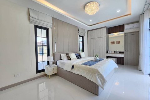 Villa in Pattaya, Thailand 4 bedrooms № 173029 - photo 8