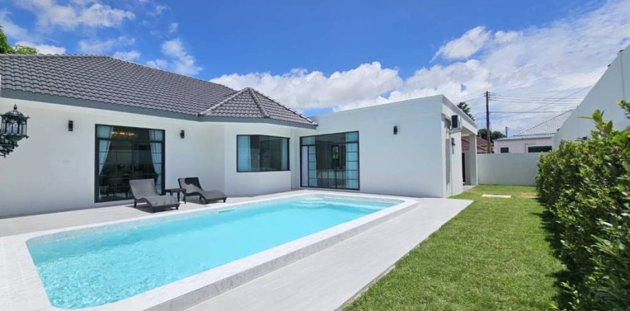 Villa in Pattaya, Thailand 4 bedrooms № 173029