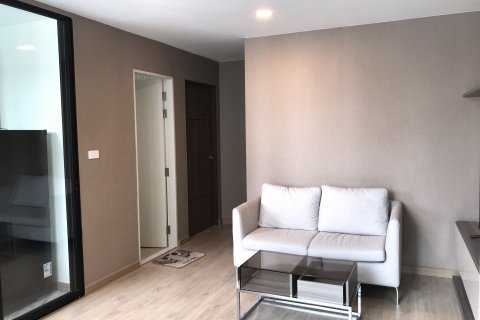 Condo in Bang Kho Laem, Bangkok, Thailand, 2 bedrooms  № 137027 - photo 1