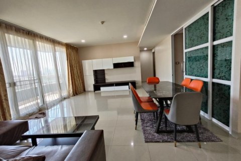 Кондоминиум с 3 спальнями в Кхлонг Сане, Бангкок, Таиланд № 137029 - фото 1