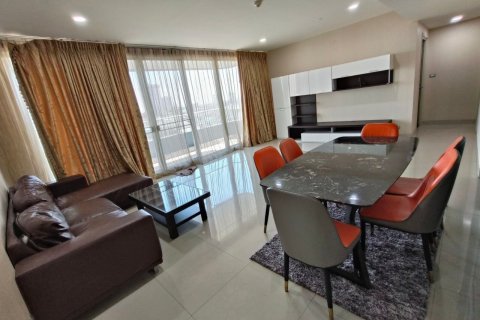 Кондоминиум с 3 спальнями в Кхлонг Сане, Бангкок, Таиланд № 137029 - фото 2