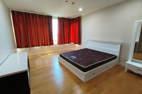 Кондоминиум с 3 спальнями в Кхлонг Сане, Бангкок, Таиланд № 137029 - фото 18