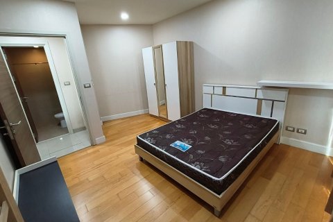 Кондоминиум с 3 спальнями в Кхлонг Сане, Бангкок, Таиланд № 137029 - фото 27