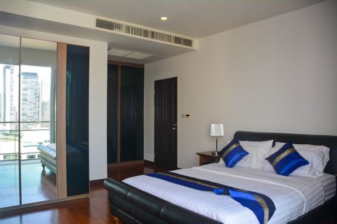 Condo in Watthana, Bangkok, Thailand, 2 bedrooms № 155224 - photo 11