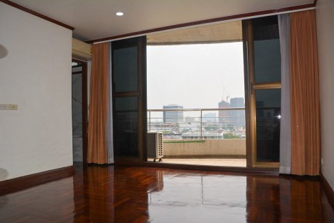 Condo in Watthana, Bangkok, Thailand, 2 bedrooms № 155222 - photo 12