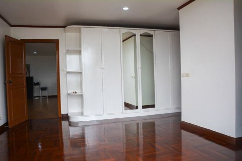 Condo in Watthana, Bangkok, Thailand, 2 bedrooms № 155222 - photo 13