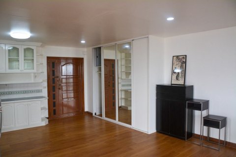 Condo in Watthana, Bangkok, Thailand, 2 bedrooms № 155222 - photo 9