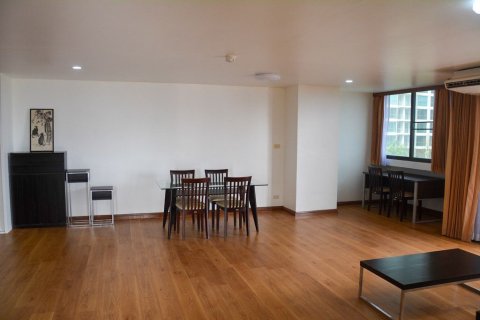 Condo in Watthana, Bangkok, Thailand, 2 bedrooms № 155222 - photo 6