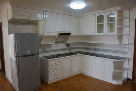 Condo in Watthana, Bangkok, Thailand, 2 bedrooms № 155222 - photo 8