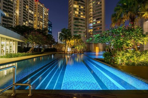 Condo in Khlong Toei, Bangkok, Thailand, 2 bedrooms № 155220 - photo 12