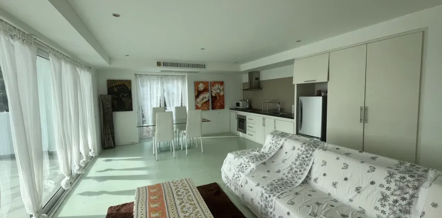 Condo in Phuket, Thailand, 2 bedrooms  № 155219