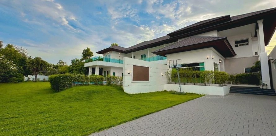 Villa à Bang Phli Yai, Thaïlande 7 chambres № 148856