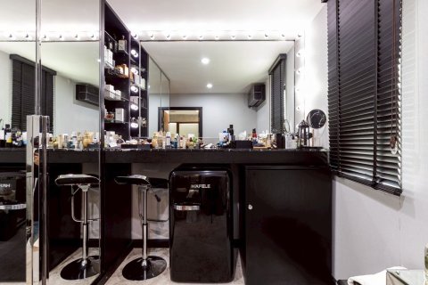 House in Bangkok, Thailand 4 bedrooms № 168997 - photo 24