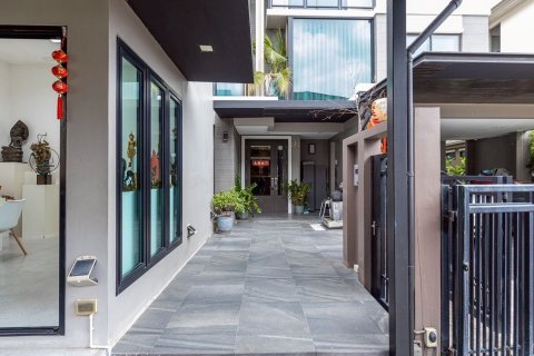 House in Bangkok, Thailand 4 bedrooms № 168997 - photo 29