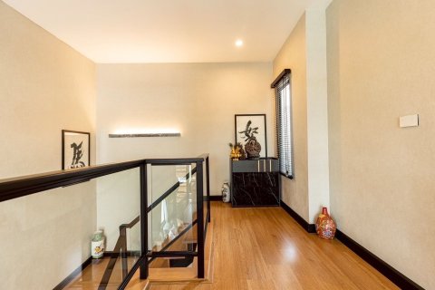 House in Bangkok, Thailand 4 bedrooms № 168997 - photo 11