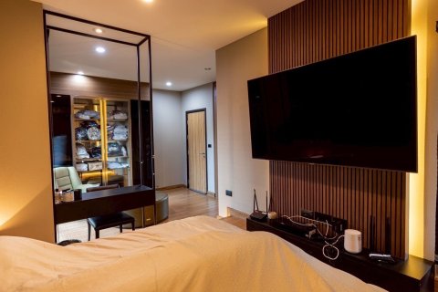 House in Bangkok, Thailand 4 bedrooms № 168997 - photo 6